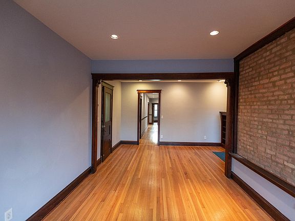 3rd image of 2554 N Kedzie Blvd #1