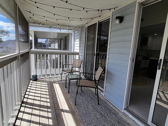 4th image of 5336 White Cliff Ln