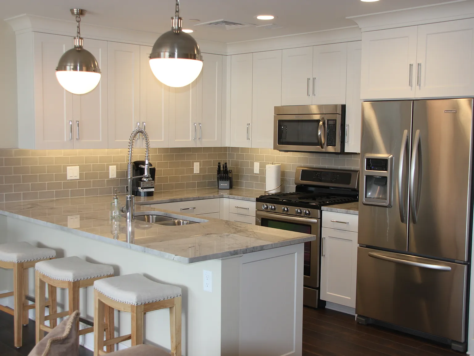 McKay Tower Furnished Apartments — Photo 3