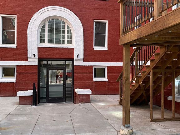 3rd image of 300 S 16th St APT 303