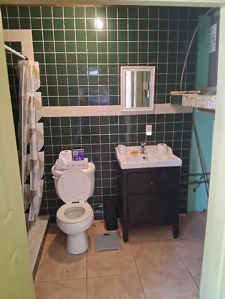 Studio, 250 sqft, $900 — Photo 4