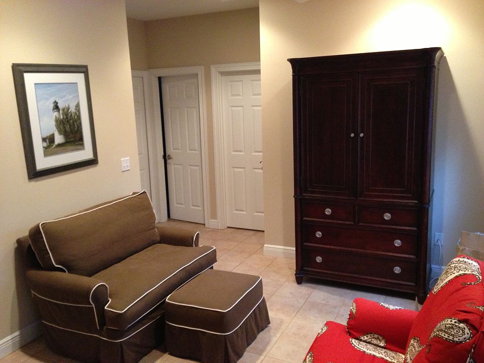 2nd image of 2695 Allan St