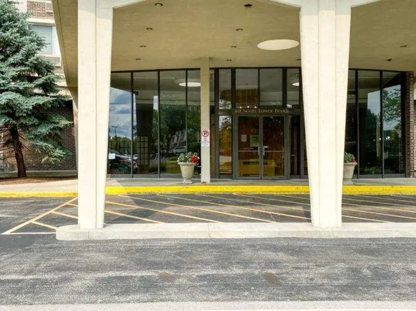 40 N Tower Rd APT 7L, Oak Brook, IL 60523