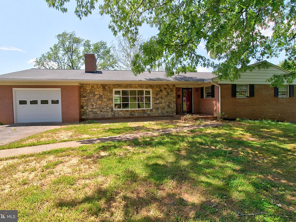 1st image of 1107 Oaklawn Dr
