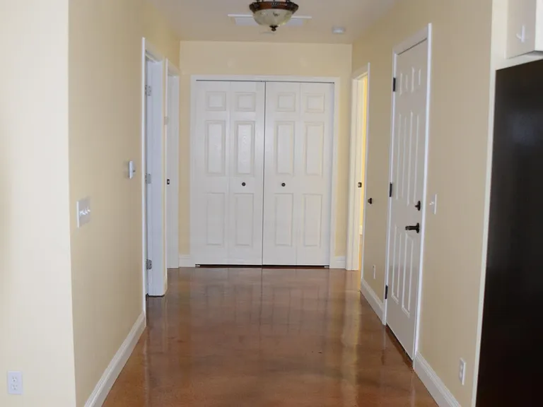 323 S Arboleda Rd — Photo 9