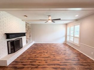 1617 Woodcrest Ln, Carrollton, TX 75006