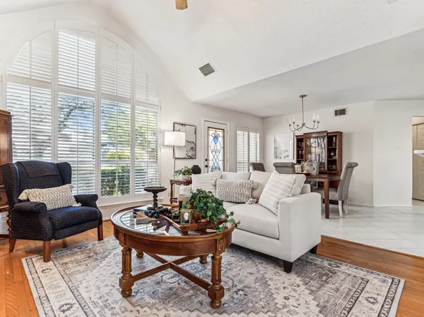 1630 Dartbrook Dr, Rowlett, TX 75089