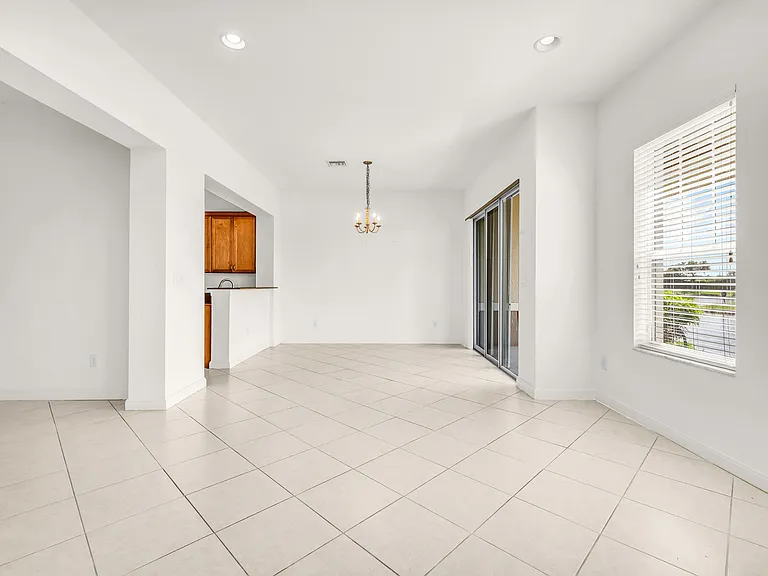 669 Pacific Grove Dr #2 — Photo 8