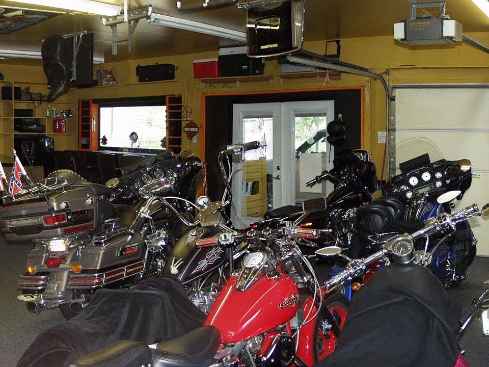 3 Car garage
