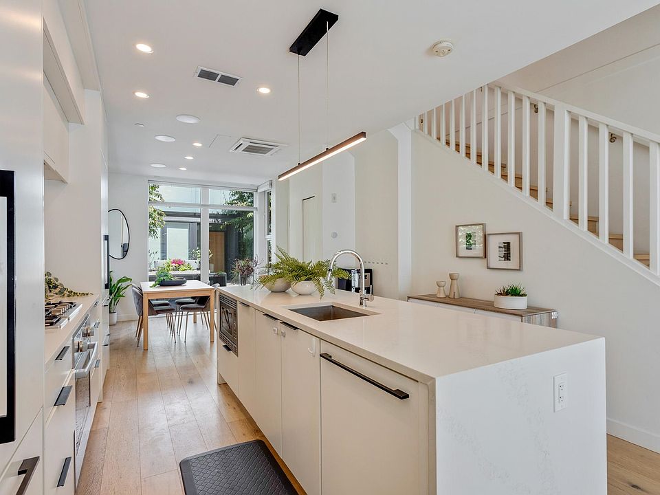 1st image of 649 E 3rd St #125