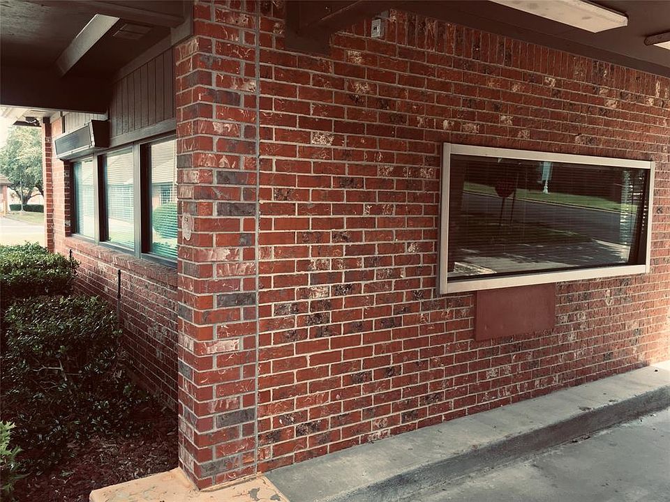 1st image of 104 Westmeadow Dr