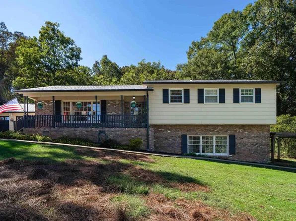 139 Winston Dr, Talladega, AL 35160