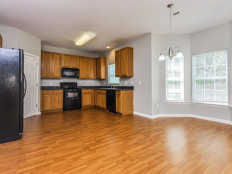 804 Red Oak Tree Dr — Photo 5
