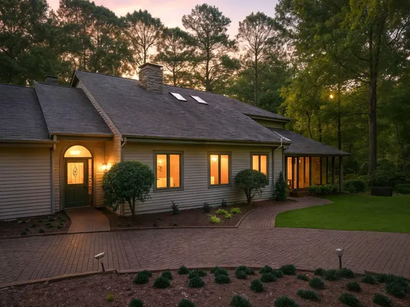 2227 Graystone Ln, Chapel Hill, NC 27514