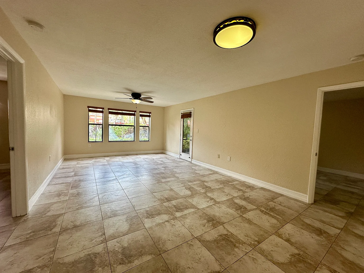 2 bed, 1100 sqft, $2,500 — Photo 3