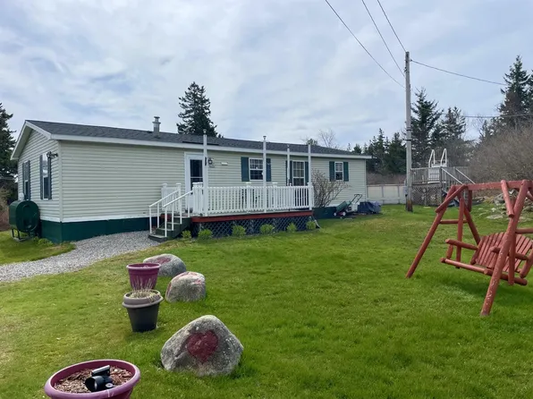 61 York Road Road, Vinalhaven, ME 04863