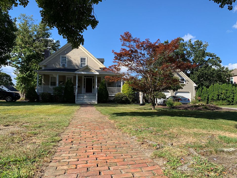49 Woodlawn Ave, Bristol, RI 02809 Zillow