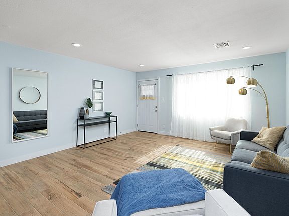 4th image of 816 E Orchid Ln