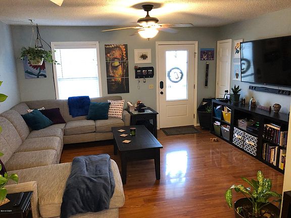 3rd image of 637 W 31st Street Pl