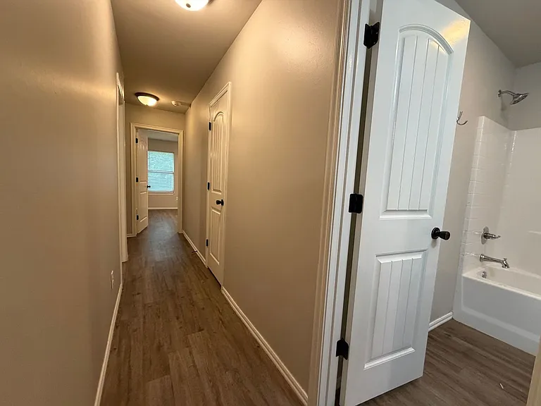 404 Chalk Hill Ct — Photo 18