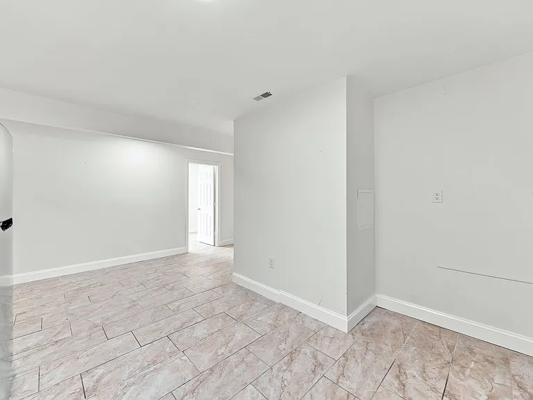 805 W New York Ave — Photo 16