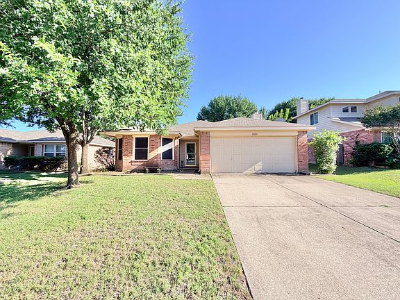 2nd image of 2809 Briargrove Ln