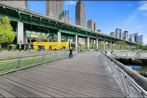 Rented by REAL New York | media 17