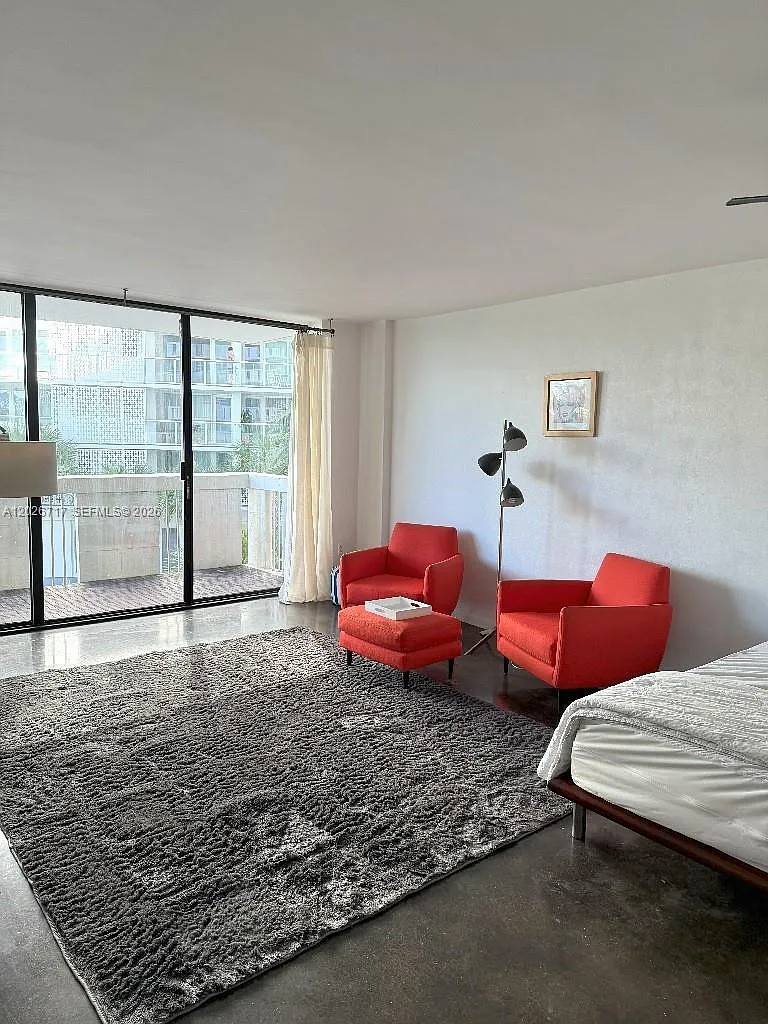 South Bay Club Condo — Photo 3