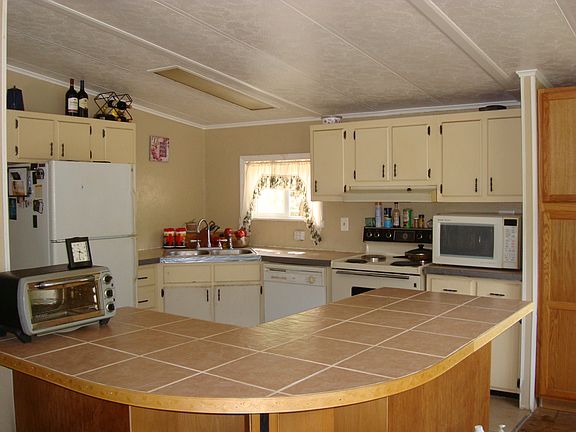4th image of 537 SW Jodi Ct