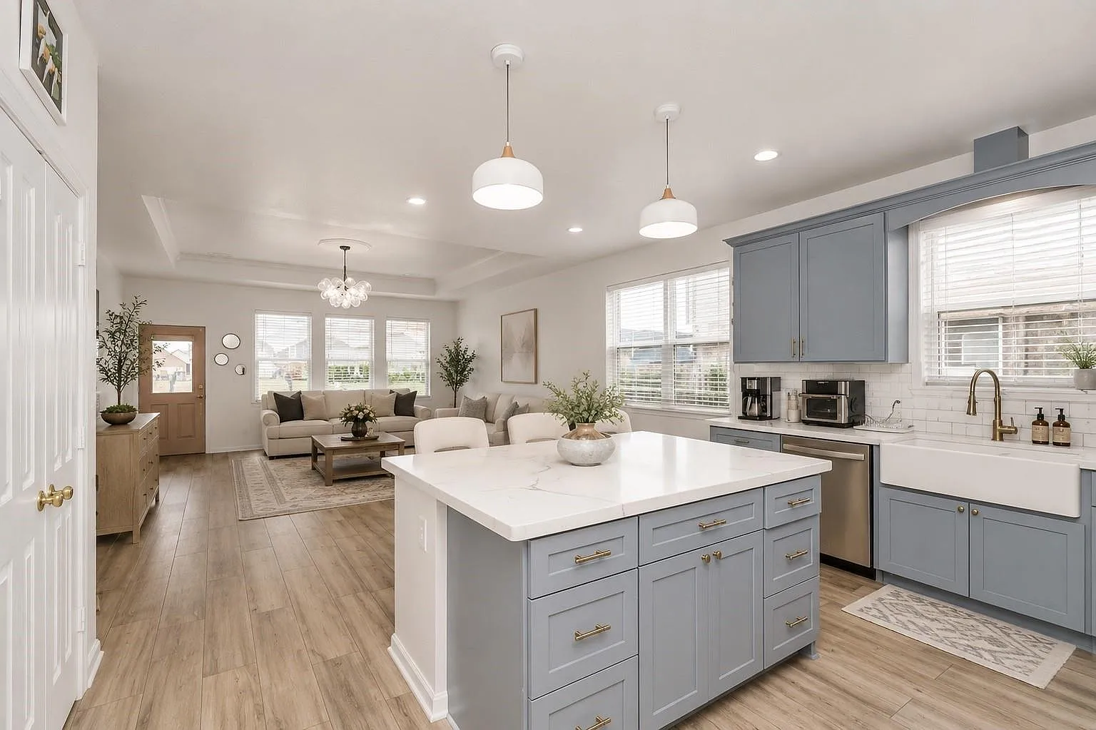 4 bed, 2.5 bath, 2604 sqft, $2,888 — Photo 3