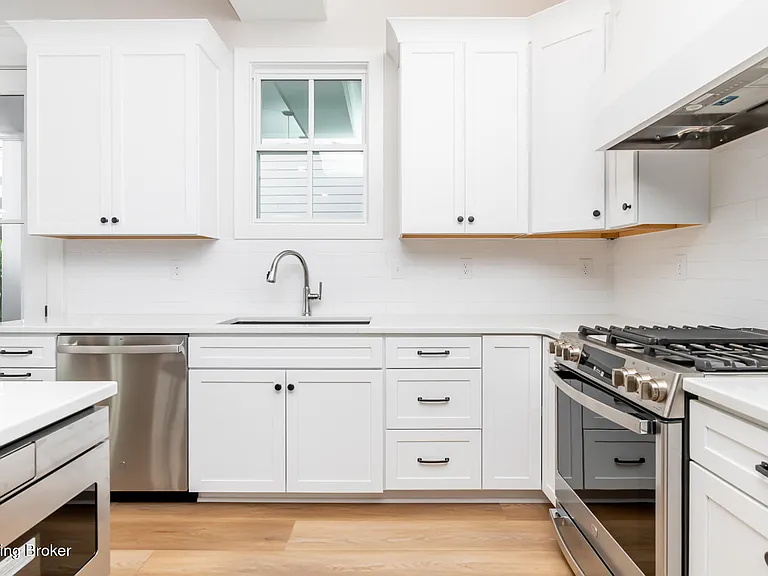 6100 Passionflower Dr #101 — Photo 11