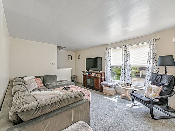 5th image of 841-843 Killarney Dr