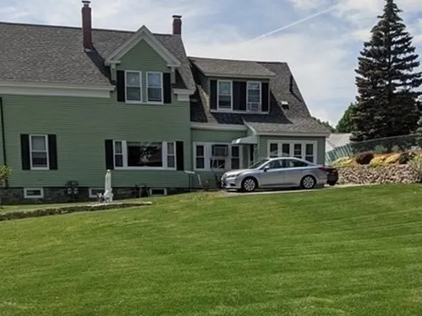 53 Weare St, Lawrence, MA 01843