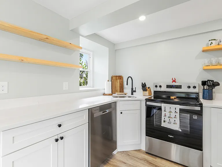 17 Tunis Ave #1 — Photo 2