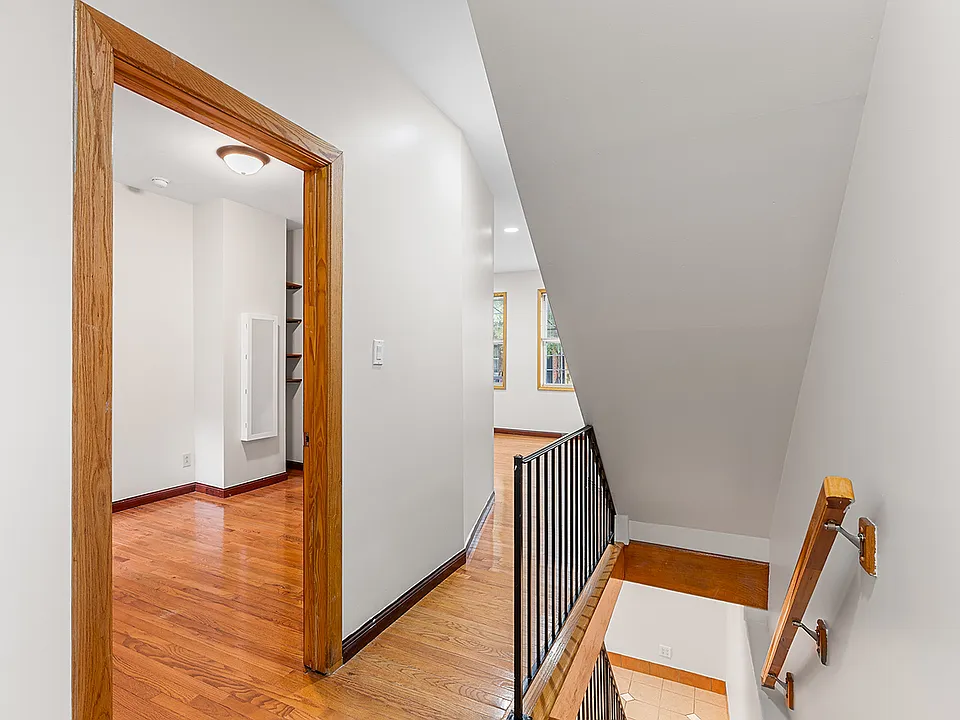 Hallway/Stairwell