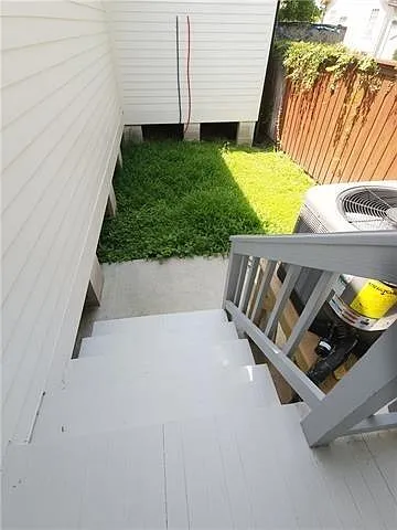 2119 Chippewa St — Photo 23