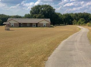 402 Harvey Trl, Azle, TX 76020