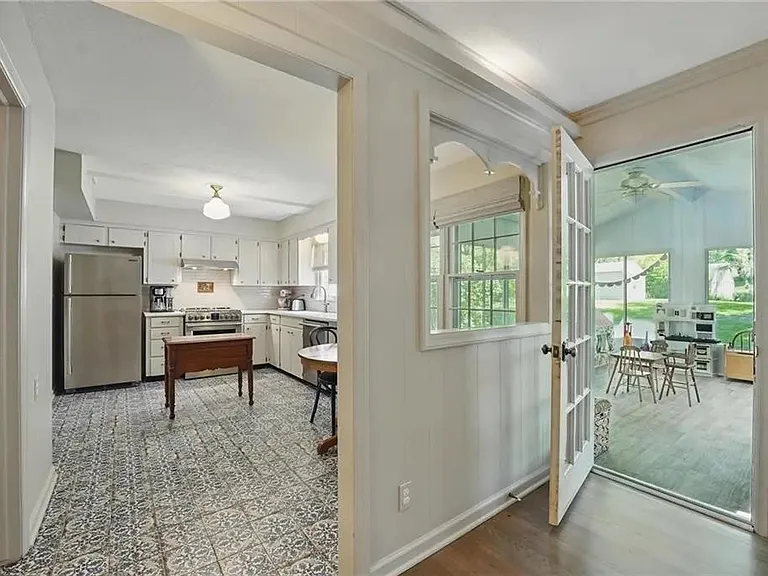 6817 N Bellefontaine Ave — Photo 5