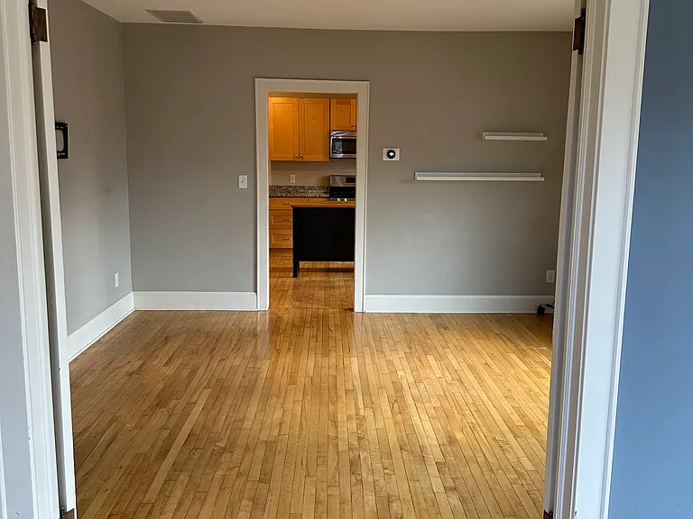 2419 4th St NE #2 — Photo 5