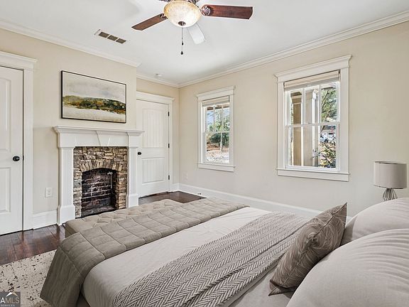 4th image of 1597 Frazier Rd