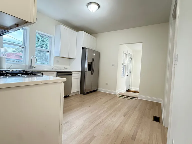 5821 W Gunnison St — Photo 12