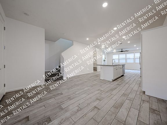 5th image of 1857 W 22nd Ave