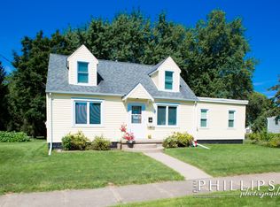 1034 Evergreen Ave, Waterloo, IA 50701