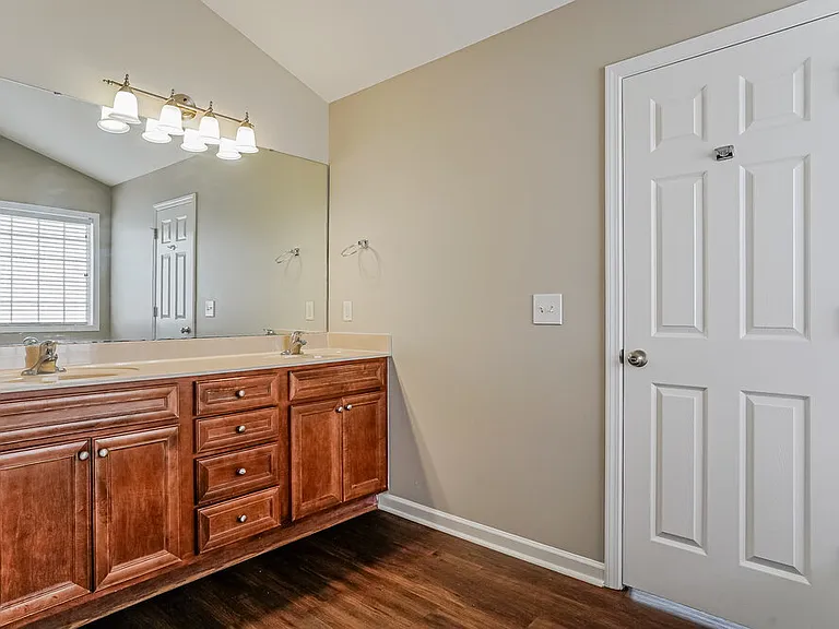 2323 King Malcolm Ln — Photo 13