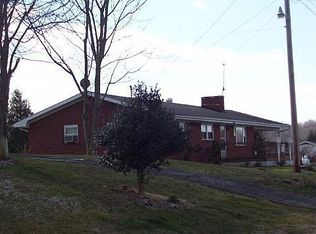 27220 Camp Comfort Hts, Abingdon, VA 24211