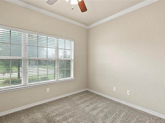 4th image of 5016 Bluewater Dr