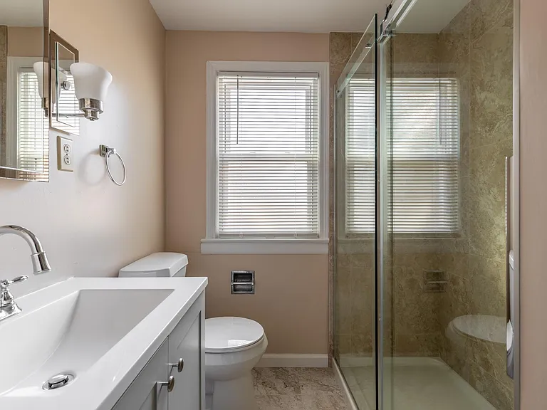 24777 Highland Rd — Photo 12