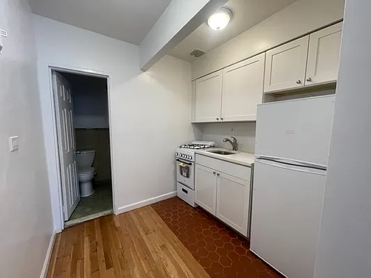 Rented by Oxford Property Group | media 10