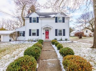 27 Miles Ave, Fairport, NY 14450