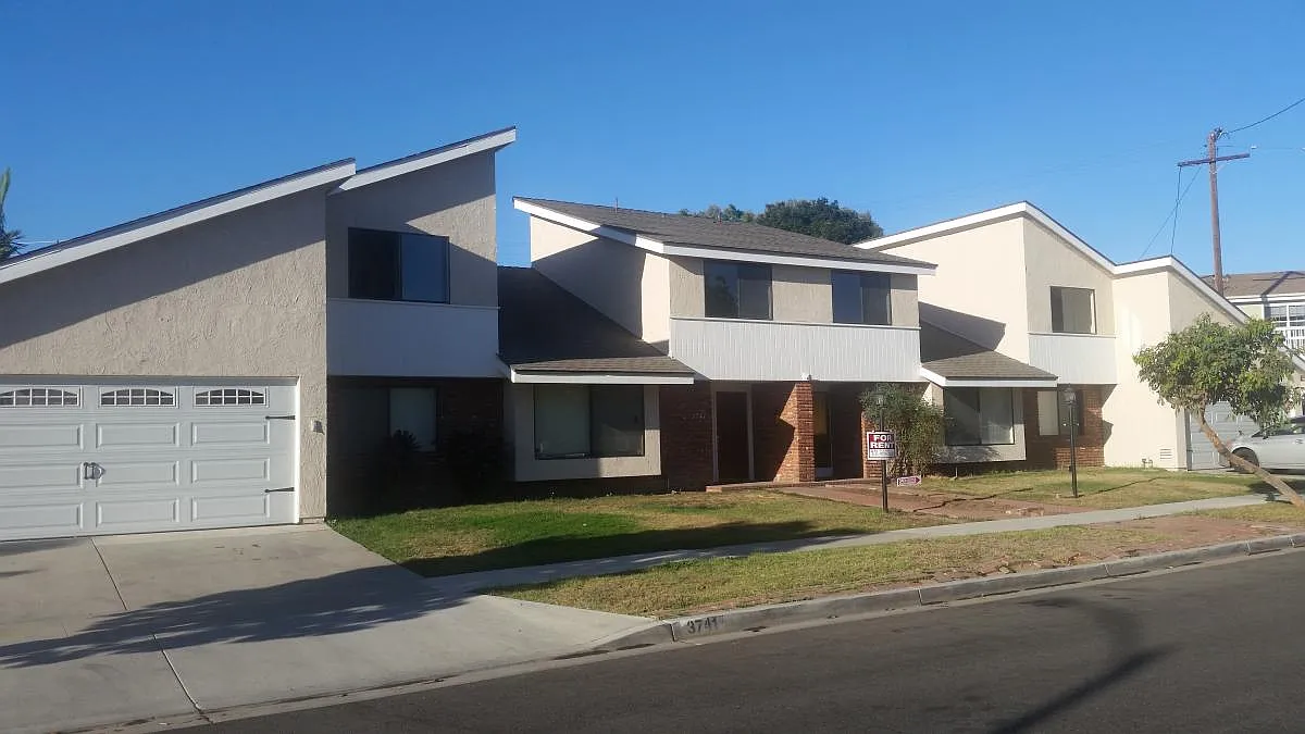 3 bed, 2.5 bath, 1875 sqft, $4,500 — Photo 3